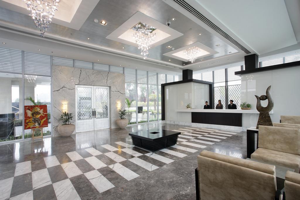 ניו דלהי Oodles Hotel מראה חיצוני תמונה