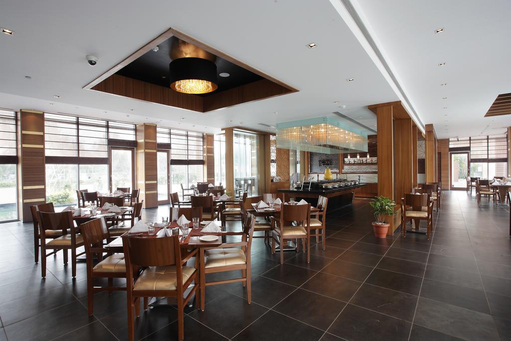 ניו דלהי Oodles Hotel מראה חיצוני תמונה